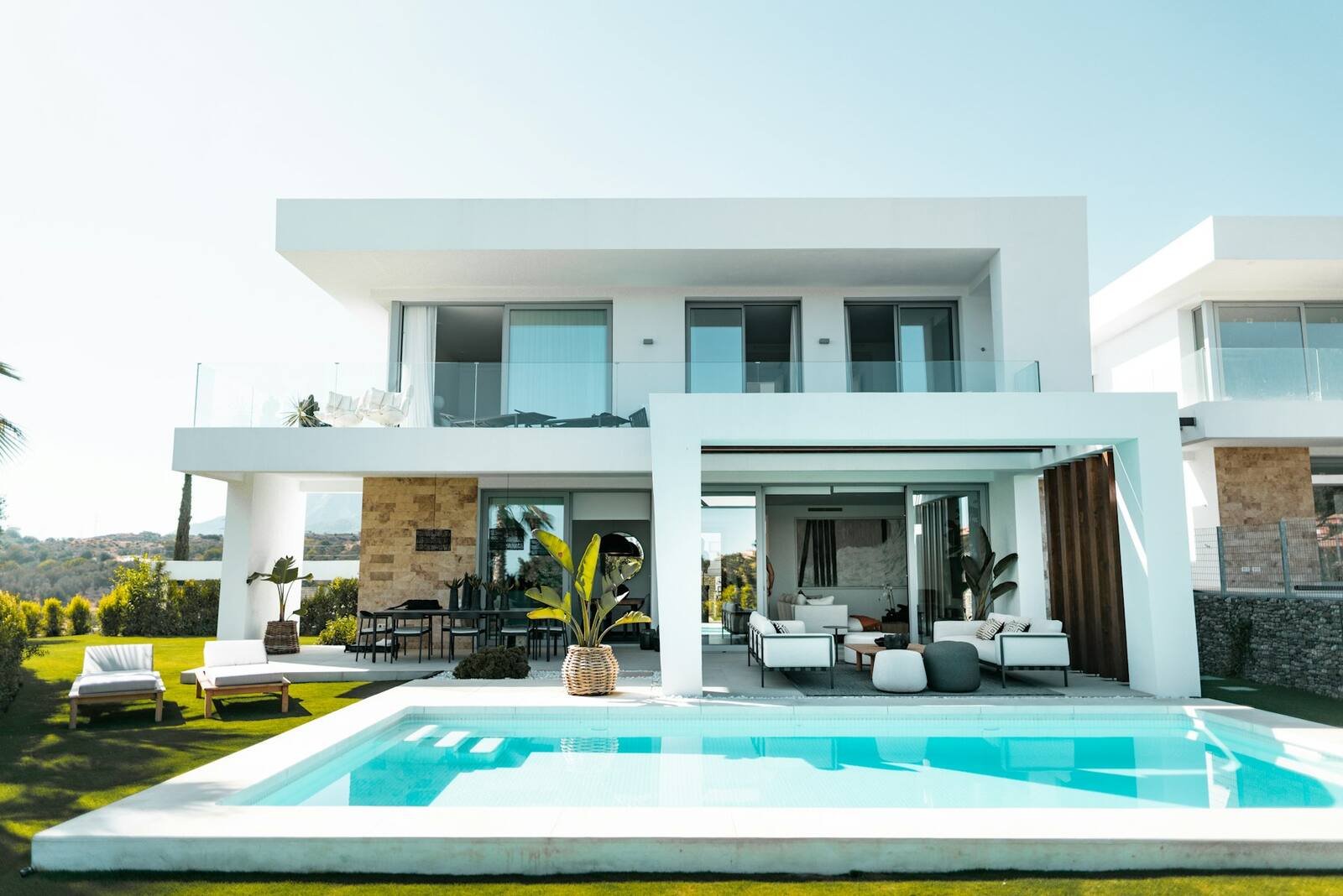 Villa contemporaine climatisée par une climatisation gainable